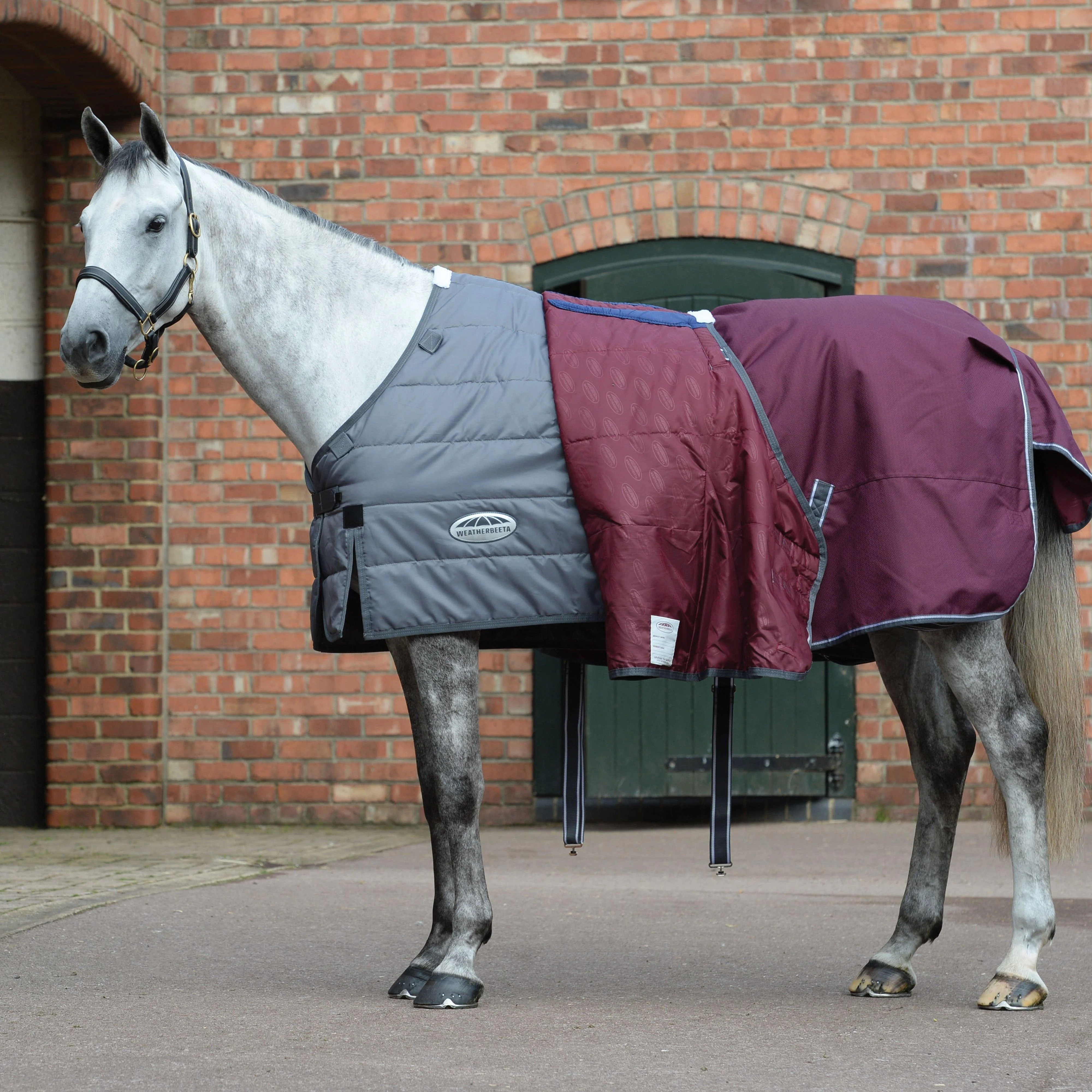 ComFiTec Plus Dynamic II Standard Neck Mediumweight 220g Turnout Rug Maroon/Grey/White - Image 3